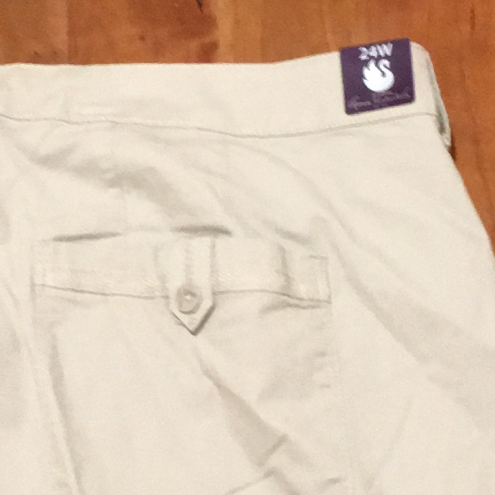 NWT Gloria Vanderbilt Stretch Khaki Shorts 24W - Picture 6 of 6